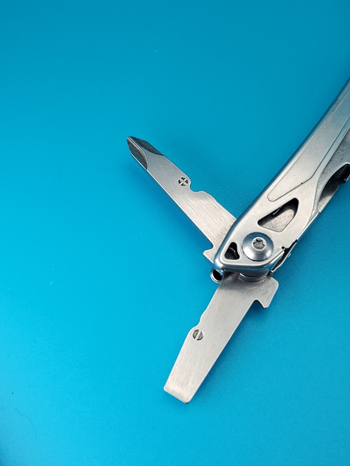 LEATHERMAN WINGMAN MULTI-TOOL! FAST SHIPPING!