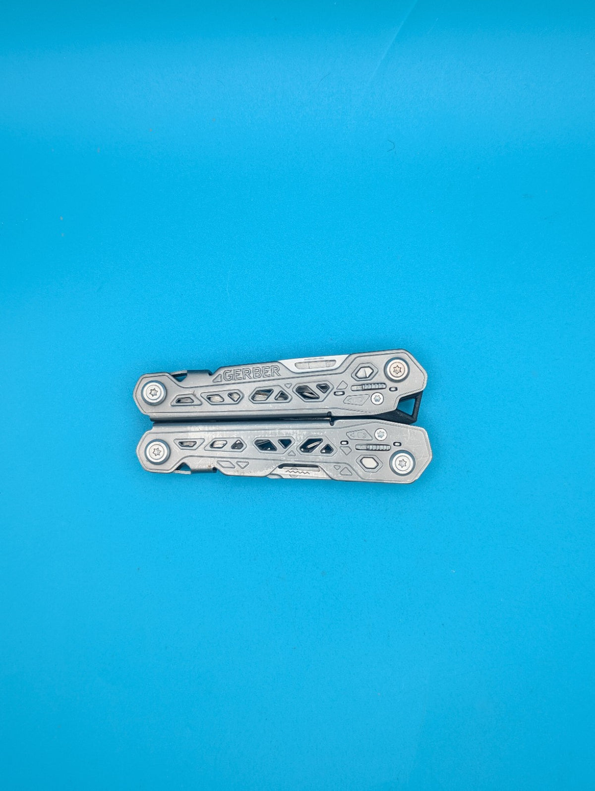 Gerber Truss Multi-Tool! FAST SHIPPING! WITH SHEATH!