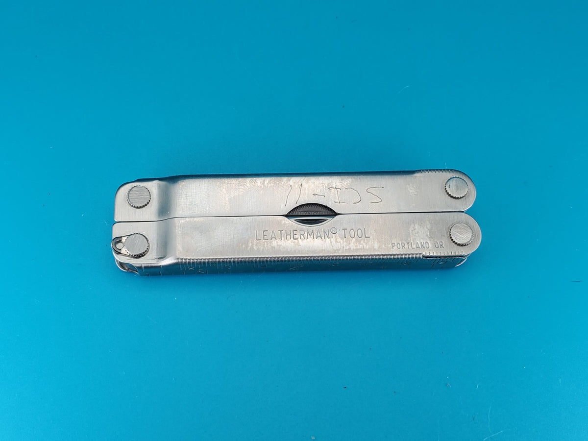 Leatherman PST Multi Tool! 03/00 date stamp! Fast Shipping! With Sheath!