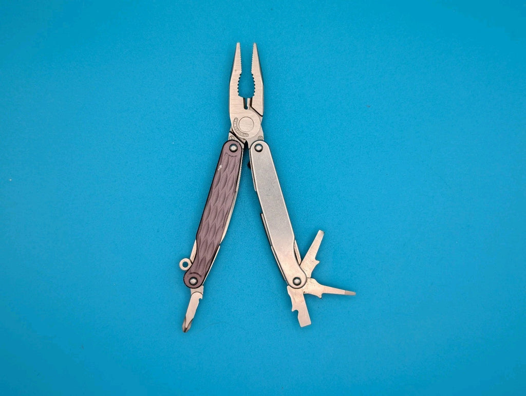 Leatherman Juice C2 Gray Knife Multi Tool! RETIRED!