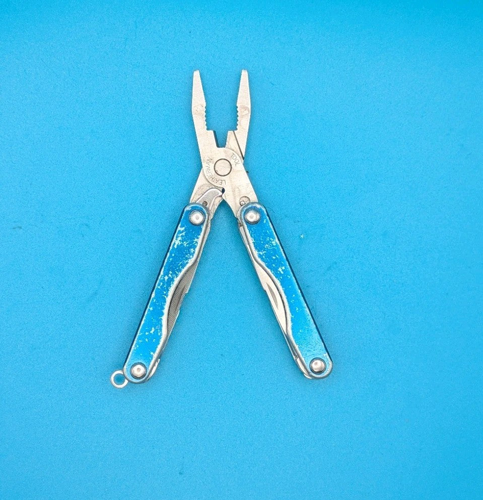 Leatherman Squirt P4 Multi-Tool, Key Ring, Retired, BLUE!