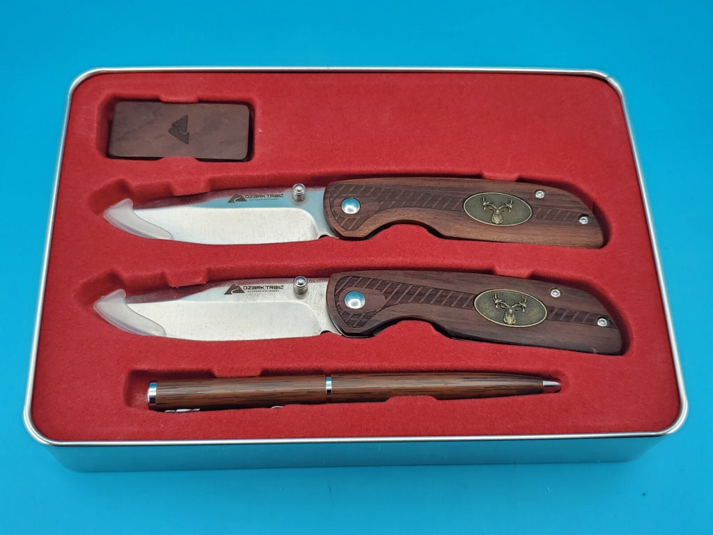 Ozark Trail 4 Piece Combo Gift Set 2-6.5" Knives Deer Hunters Money Clip & Pen