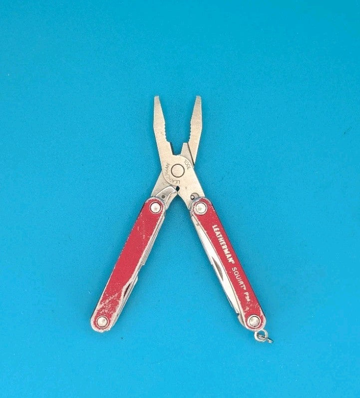 Leatherman SQUIRT PS4 Multi-Tool With Pliers Scissors Knife RED!