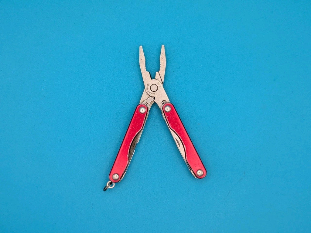 Leatherman Squirt P4 Multi-Tool, Key Ring, Retired, Red