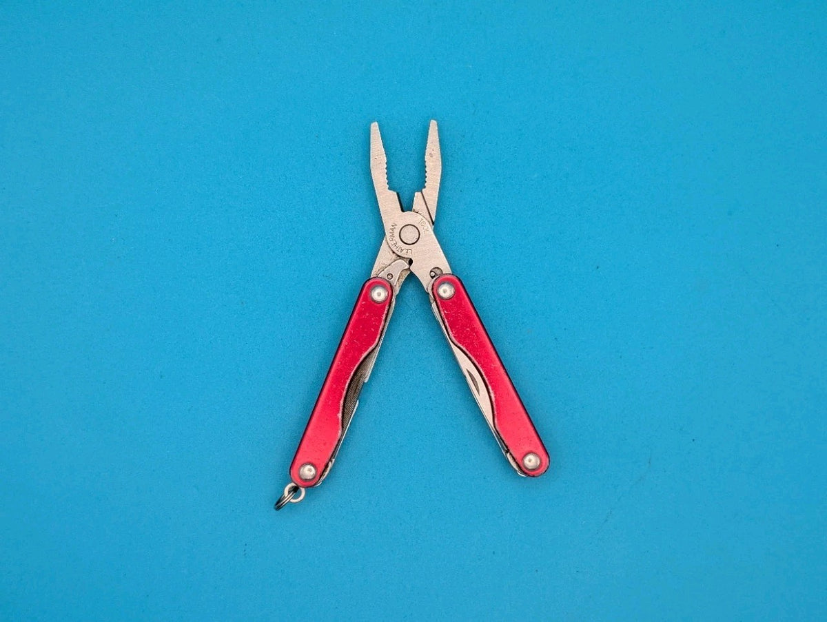 Leatherman Squirt P4 Multi-Tool, Key Ring, Retired, Red