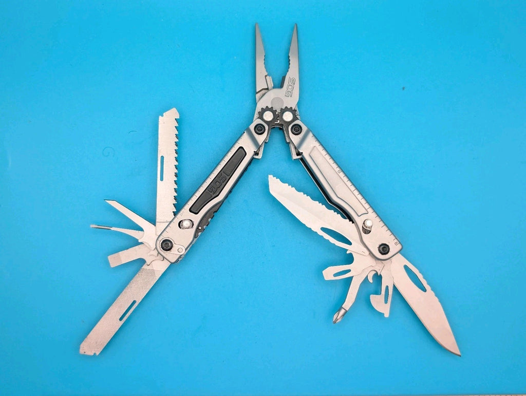 Retired SOG PowerPlay Knife Pliers Multi Tool!