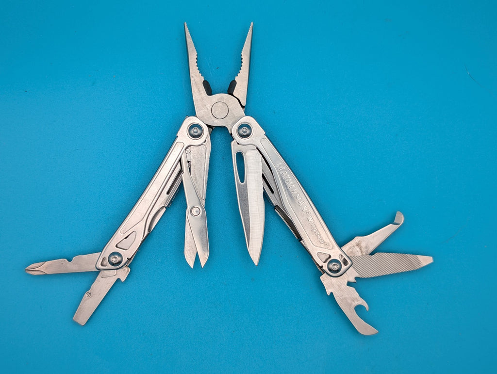 LEATHERMAN WINGMAN MULTI-TOOL! FAST SHIPPING!