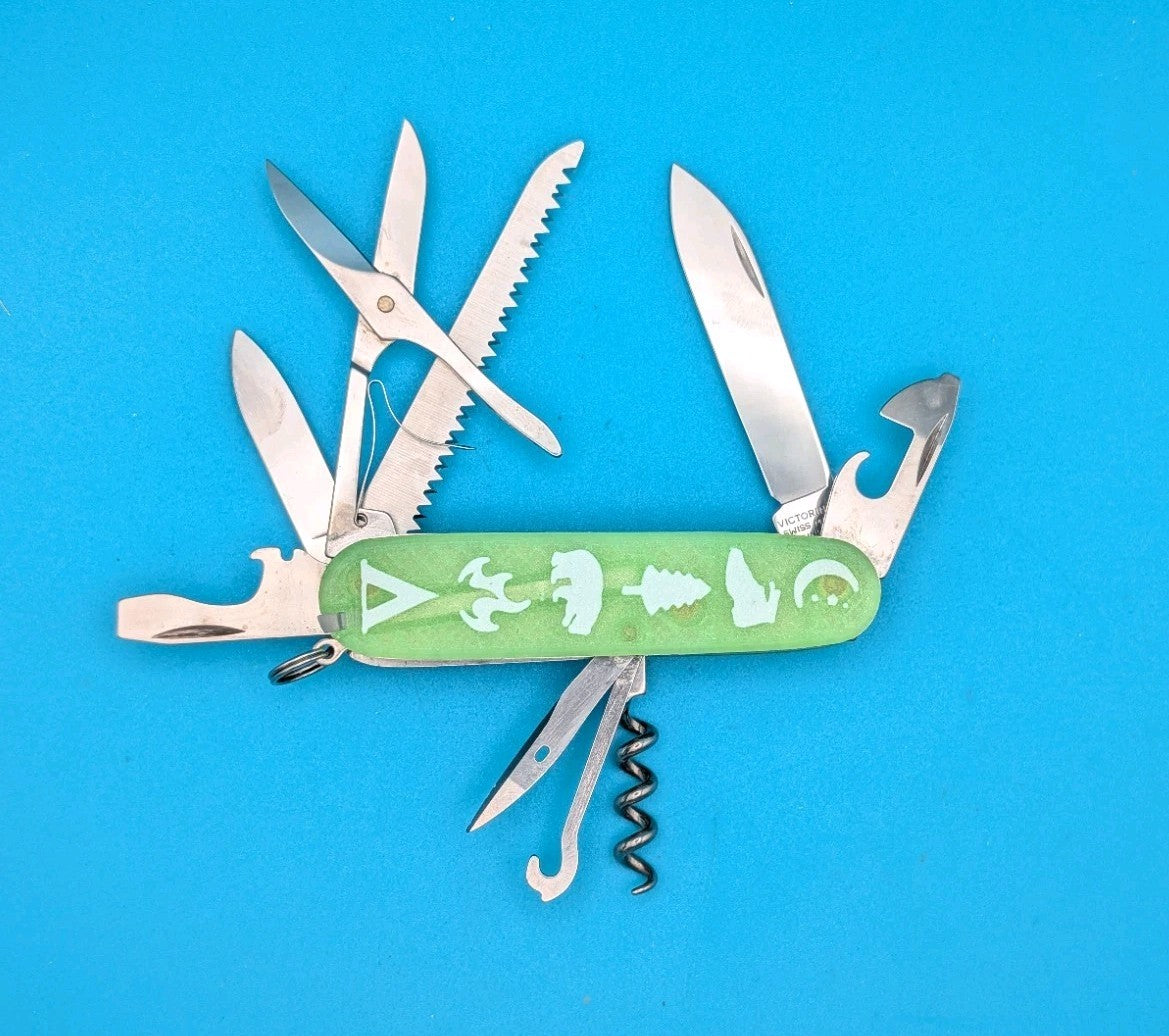 Victorinox Huntsman Firefly Green Glow in the Dark Swiss Army Knife Multi Tool!