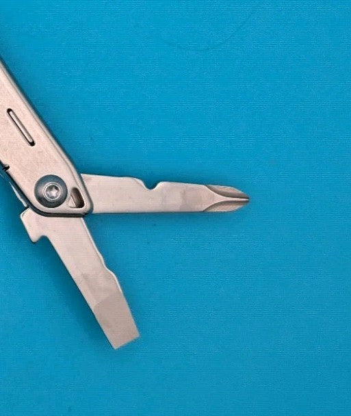 LEATHERMAN WINGMAN MULTI-TOOL! FAST SHIPPING!