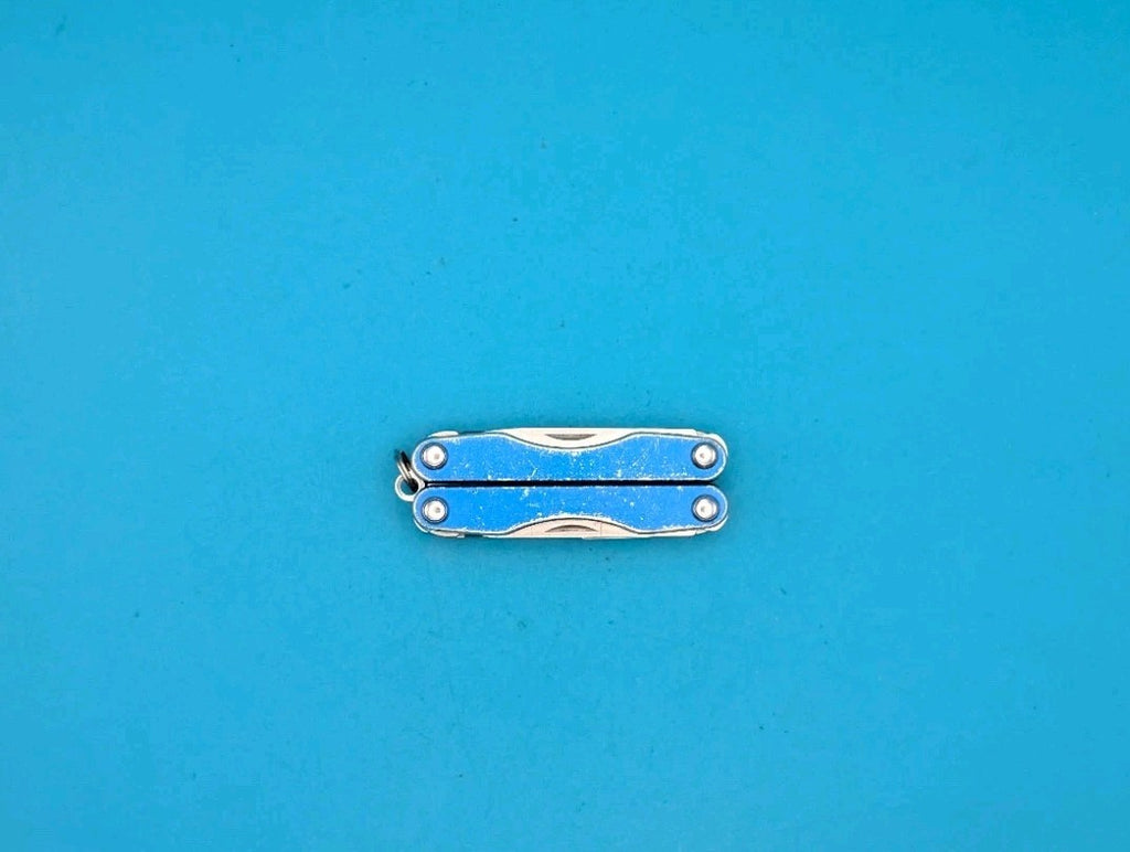 Leatherman "Squirt S4" Stainless Steel Multi Tool - BLUE!
