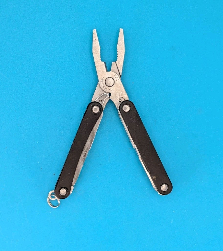 Leatherman SQUIRT PS4 Multi-Tool With Pliers Scissors Knife BLACK!