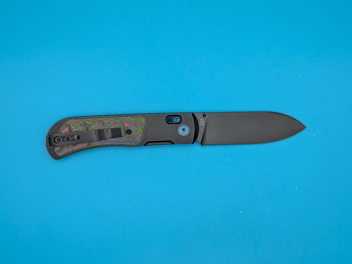 Kizer Tycho AZO M390 Blade Steel, Titanium Frame, 80’s Camo Carbon Handle