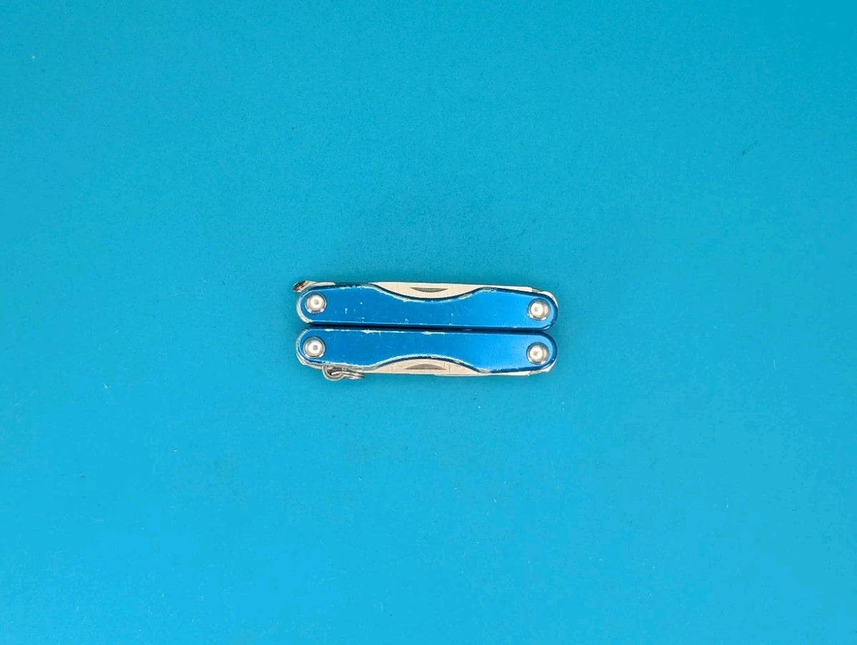 Leatherman Squirt S4 Multi-Tool, Key Ring, Retired, Blue