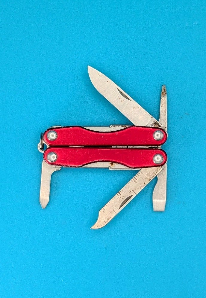 Leatherman "Squirt S4" Stainless Steel Multi Tool - RED!