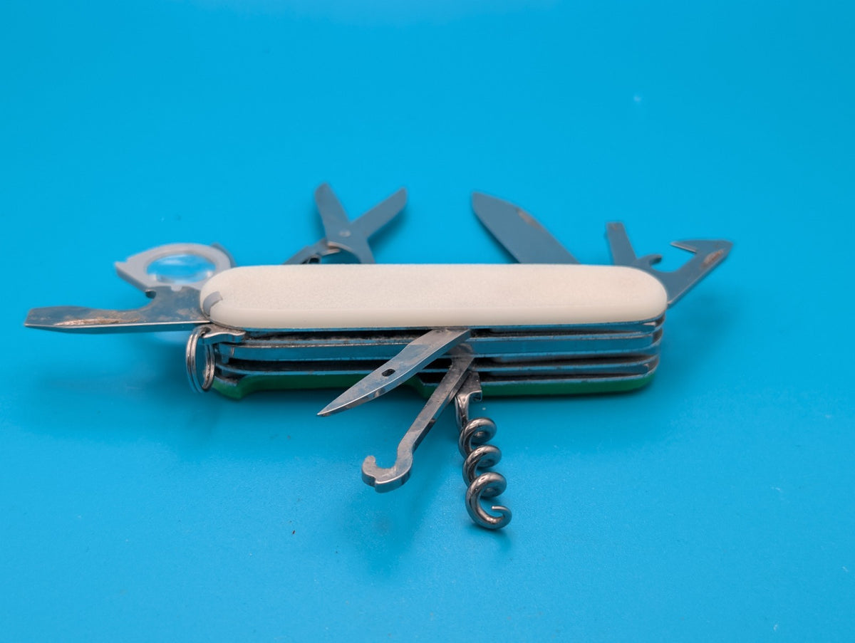 CUSTOM VICTORINOX EXPLORER GLOW IN THE DARK SWISS ARMY KNIFE MULTI TOOL! 91mm