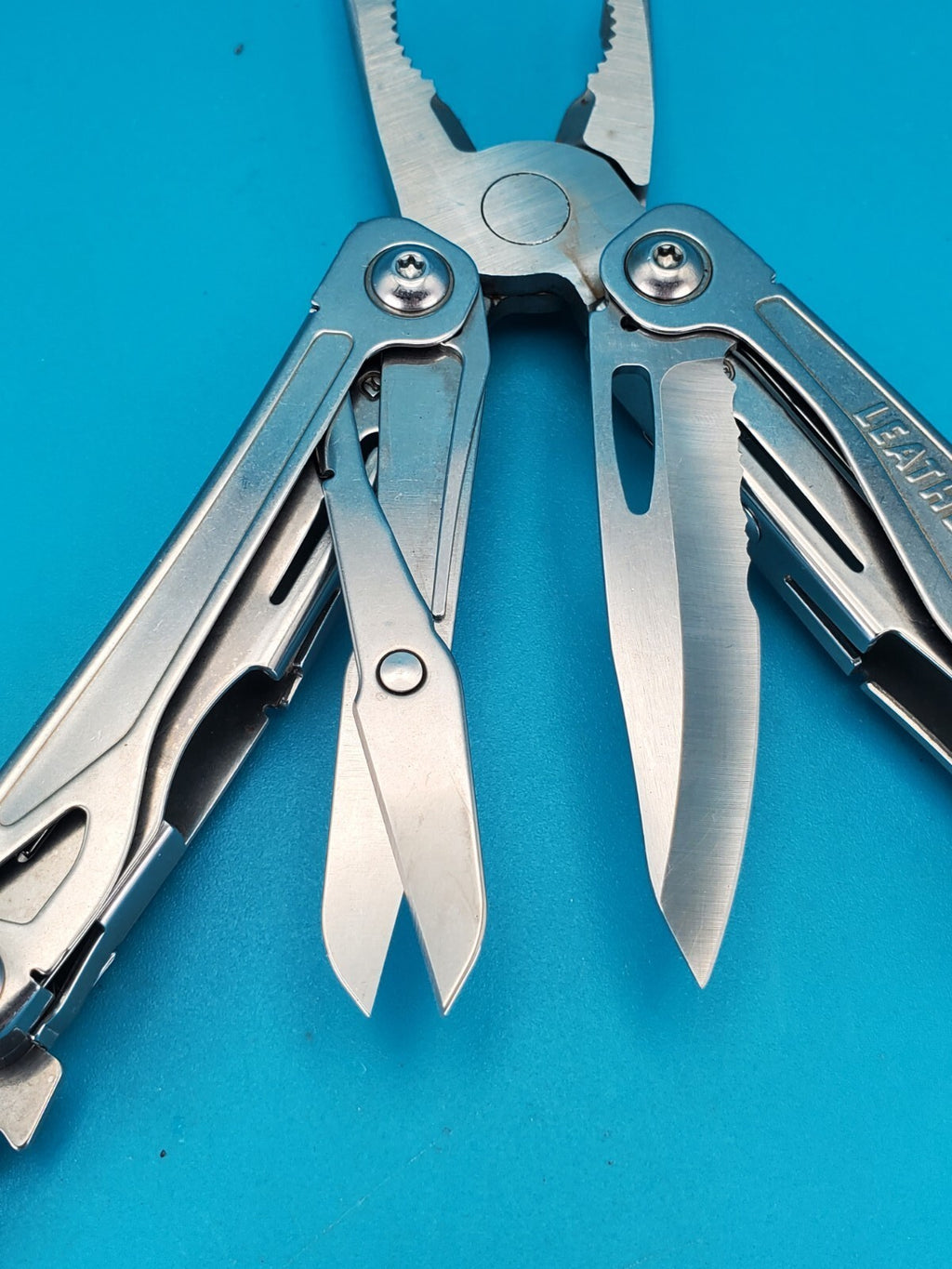 LEATHERMAN WINGMAN MULTI-TOOL! FAST SHIPPING! WITH SHEATH!