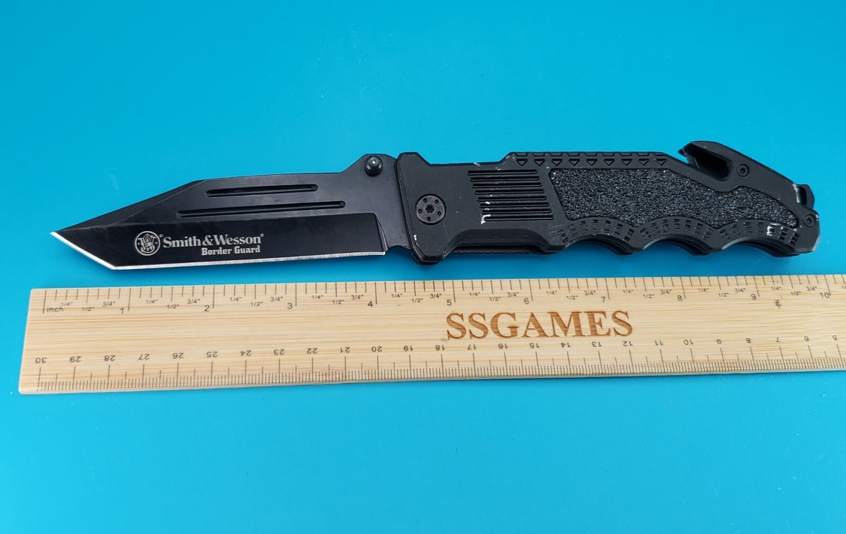 Smith & Wesson Border Guard Liner Lock Plain Edge Folding Pocket Knife!