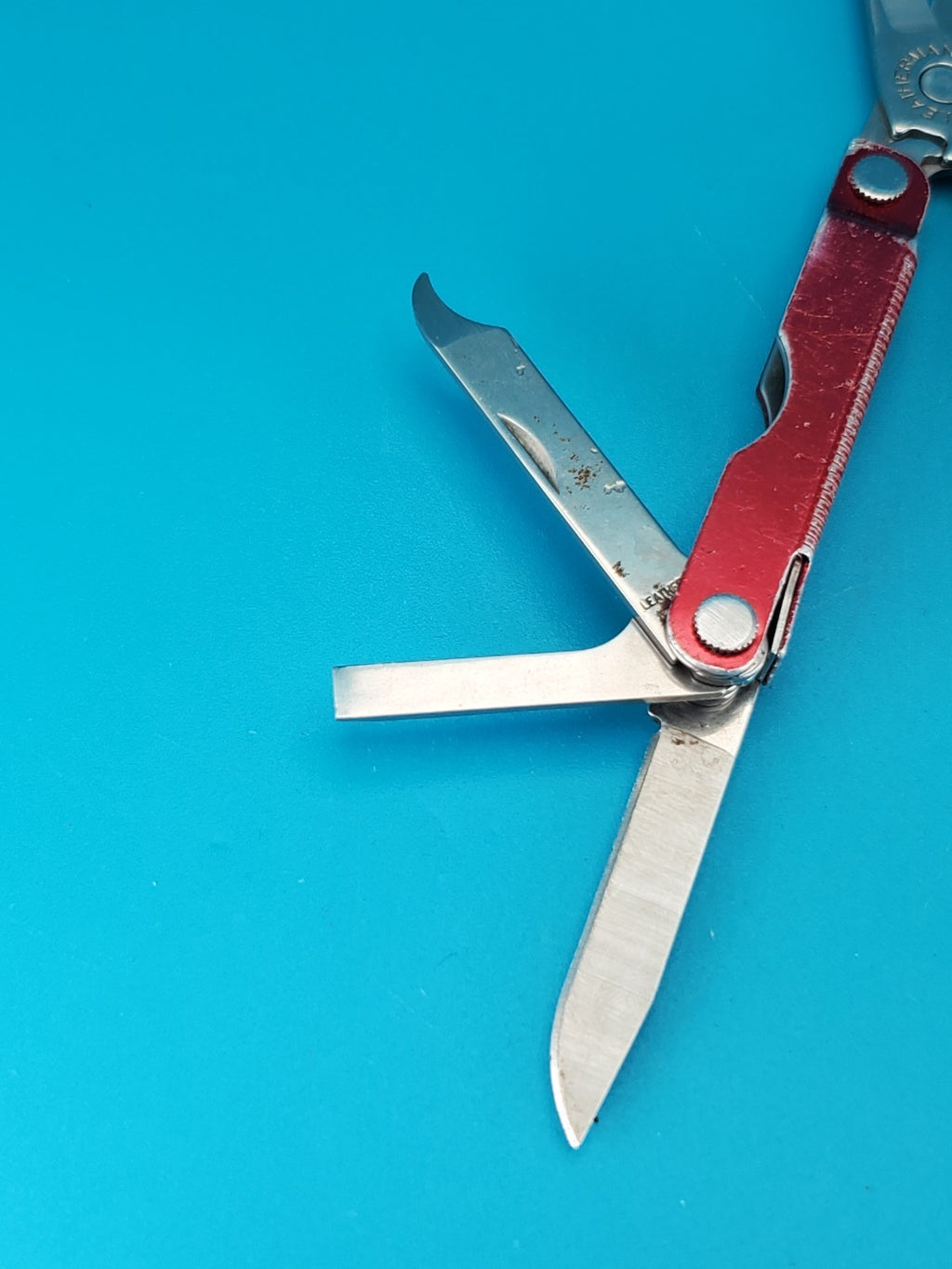Leatherman Micra Multi-Tool, Knife, Scissors, Key Ring, Red