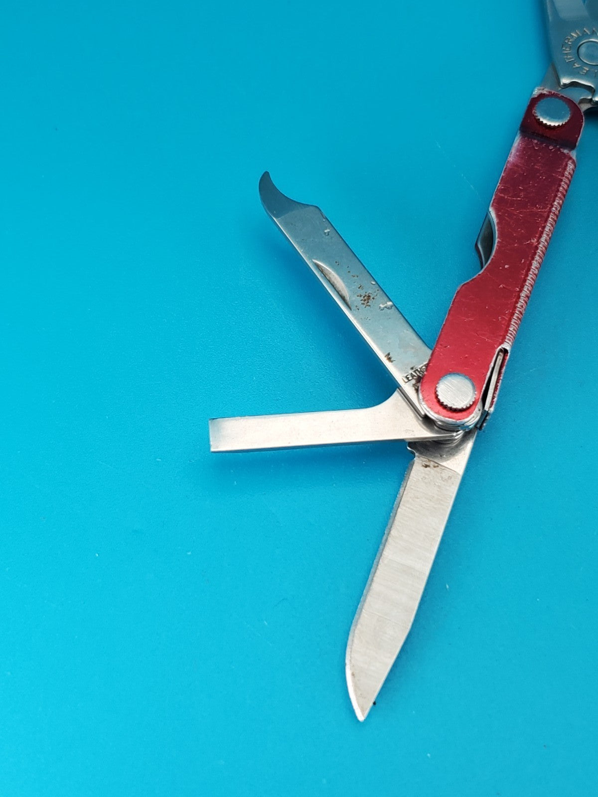 Leatherman Micra Multi-Tool, Knife, Scissors, Key Ring, Red
