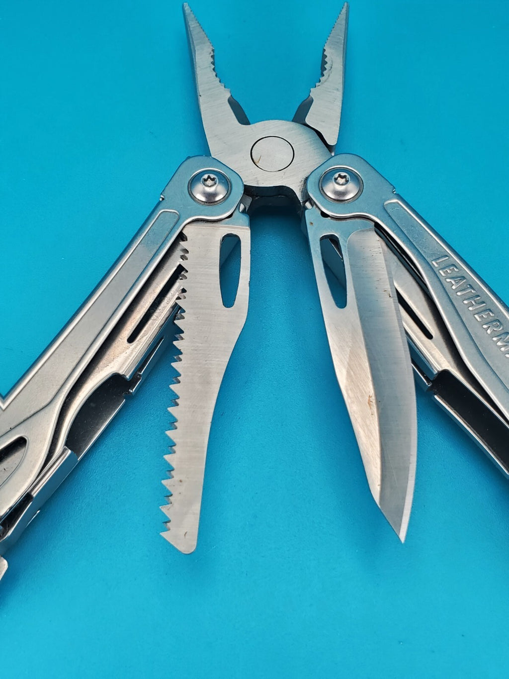 Leatherman Sidekick Multi-Tool, Knife, Pliers, Saw, Stainless! WITH SHEATH!