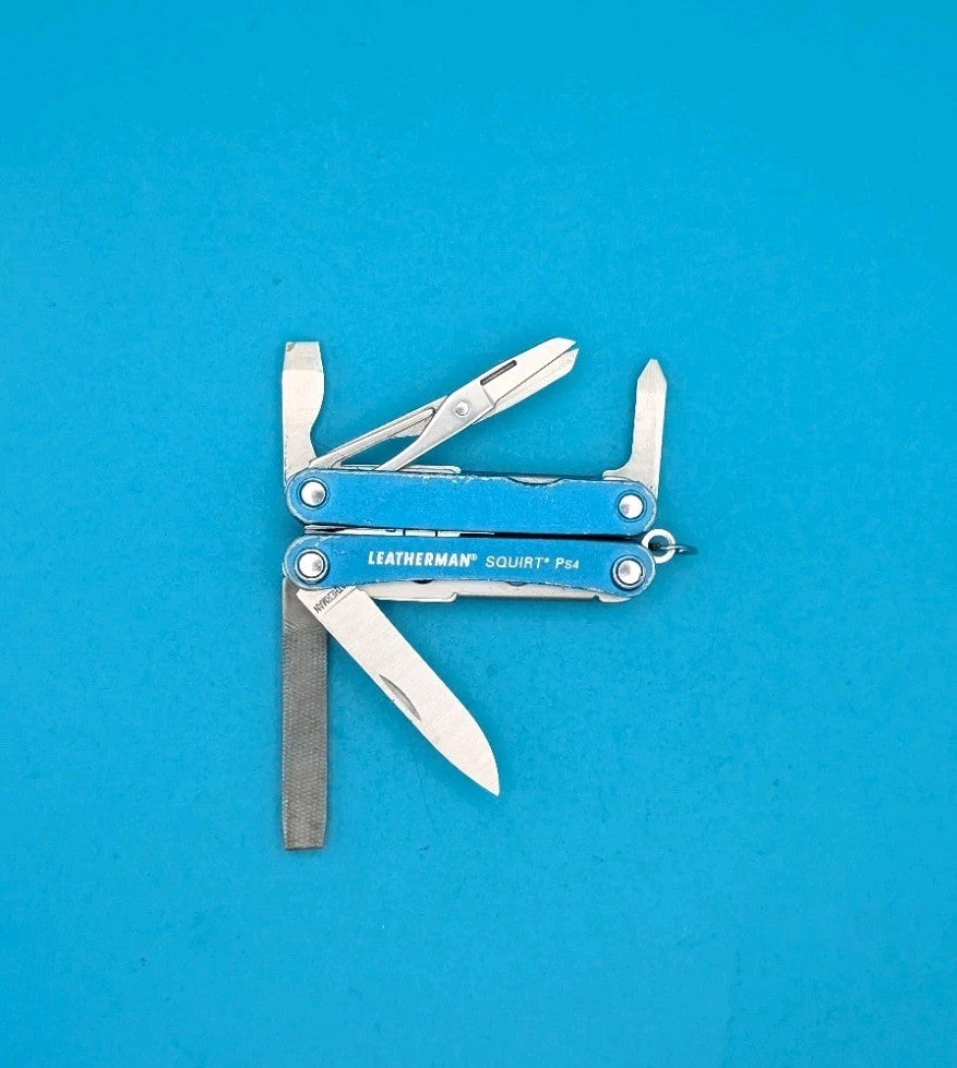 Leatherman Squirt PS4 Multi-Tool With Pliers Scissors Knife Blue
