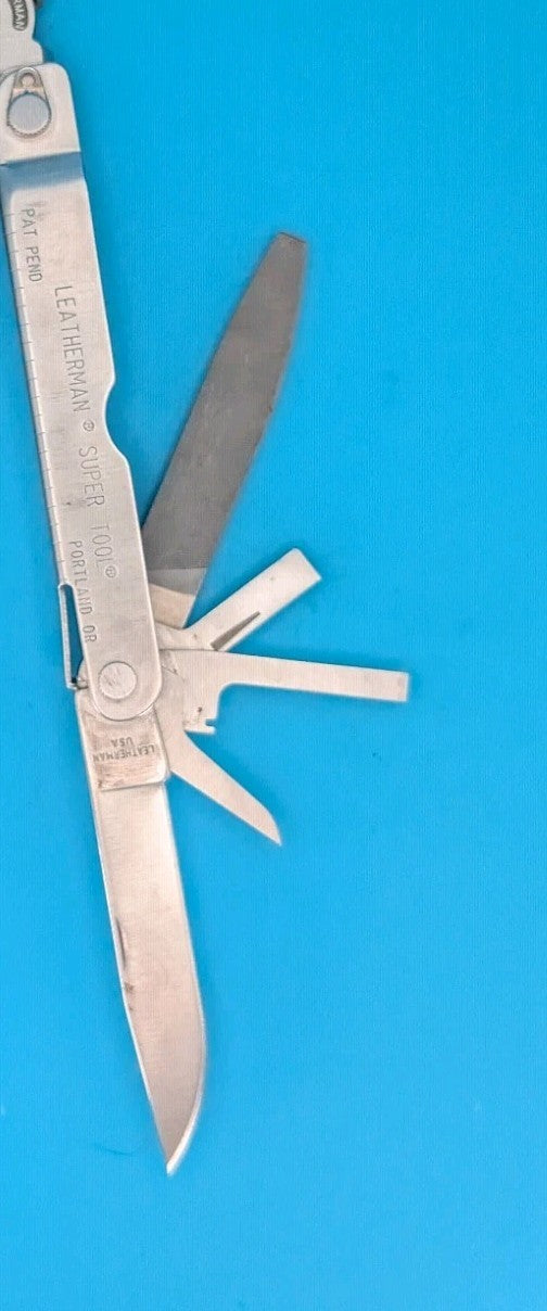 Leatherman Super Tool! With Sheath! 11/99 Date!