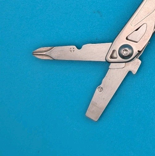 LEATHERMAN WINGMAN MULTI-TOOL! FAST SHIPPING!