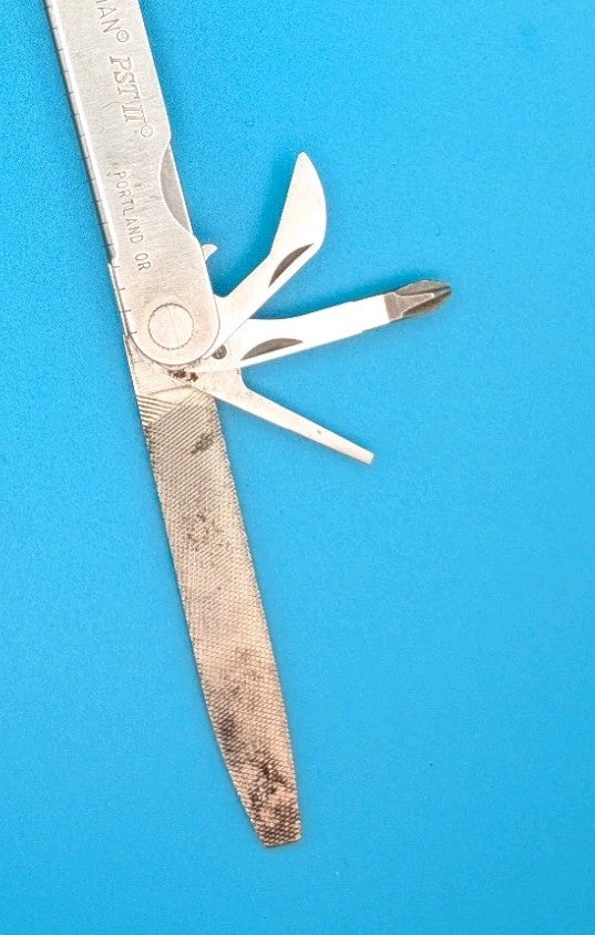 Leatherman PST 2 Multi Tool! 03/00 date stamp! Fast Shipping! *WALKER*