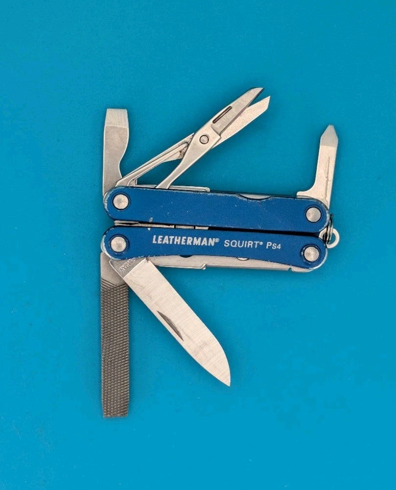 Leatherman SQUIRT PS4 Multi-Tool With Pliers Scissors Knife BLUE!