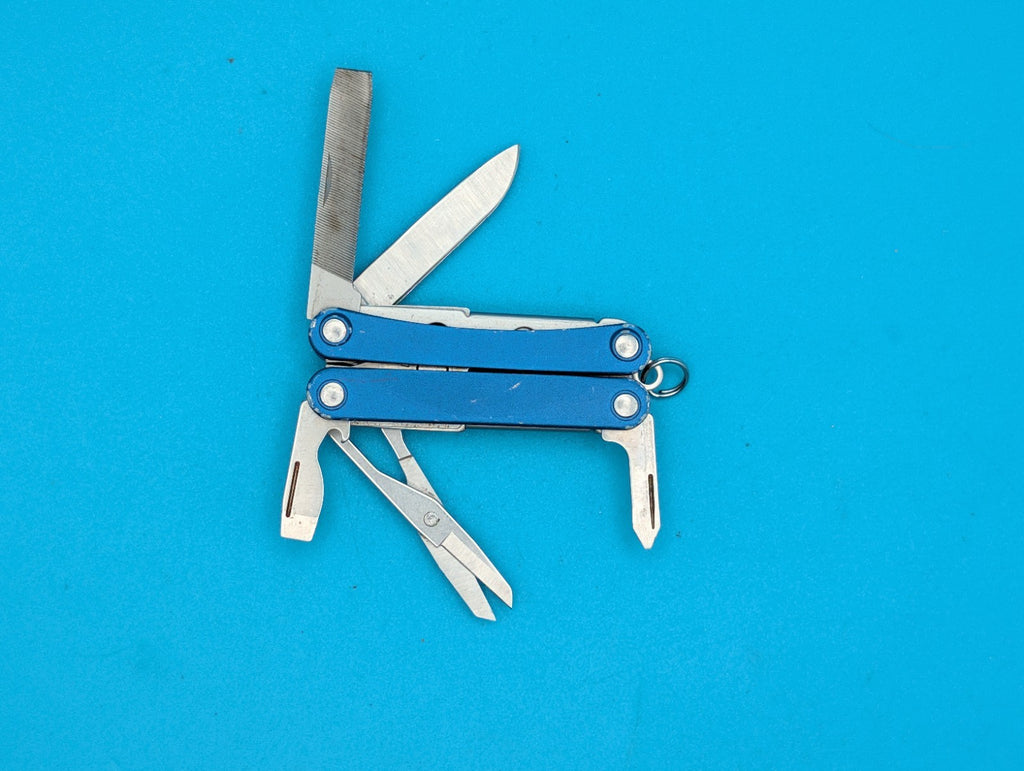 Leatherman SQUIRT PS4 Multi-Tool With Pliers Scissors Knife BLUE!