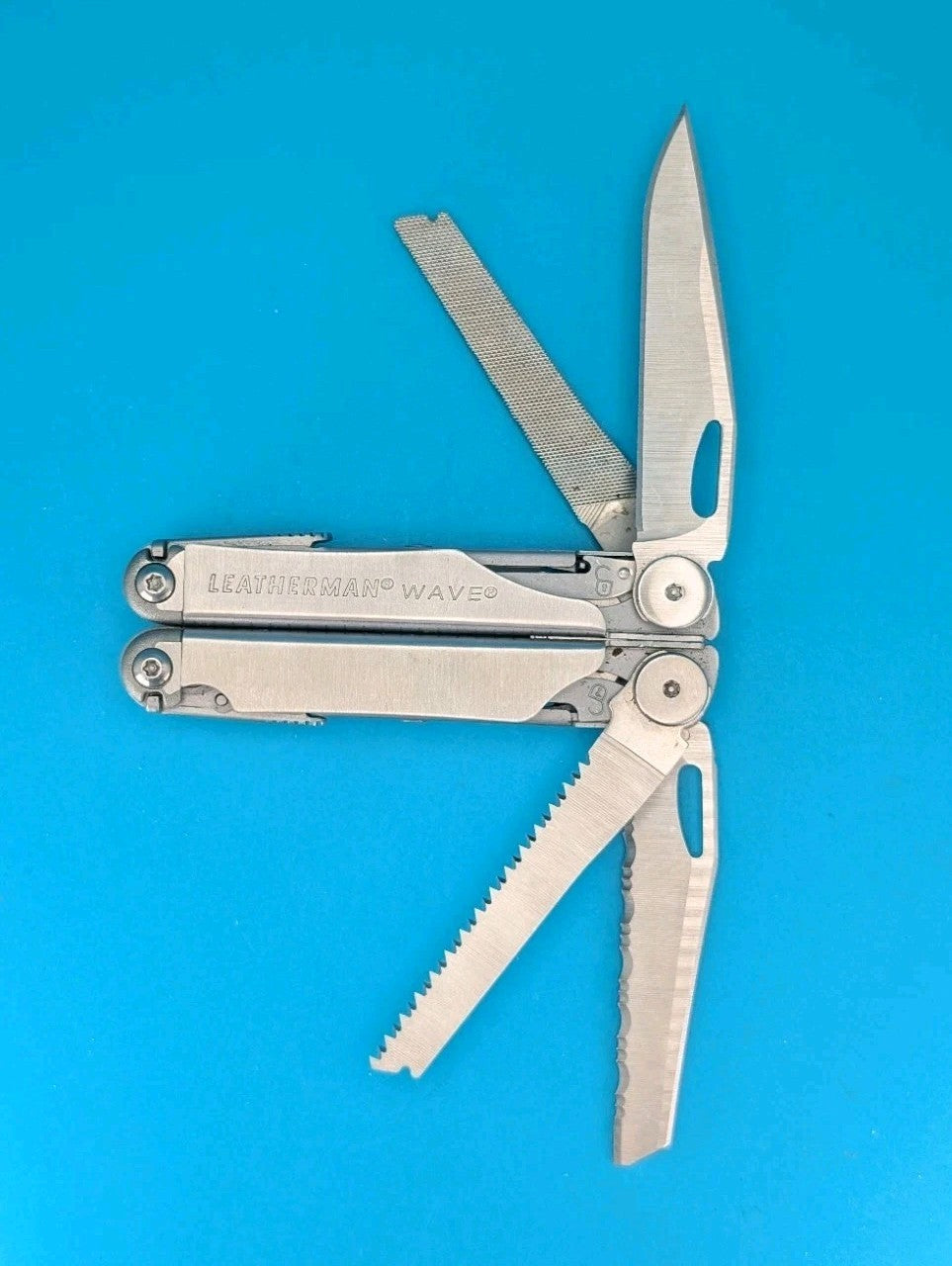 Leatherman Wave Multi Tool! Stainless! Retired! Free Shipping! WITH SHEATH!