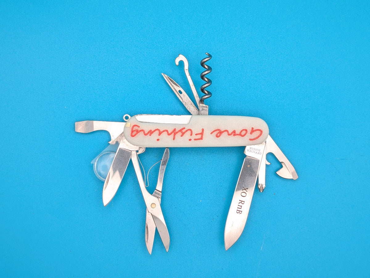 VICTORINOX EXPLORER GLOW IN THE DARK SWISS ARMY KNIFE MULTI TOOL!