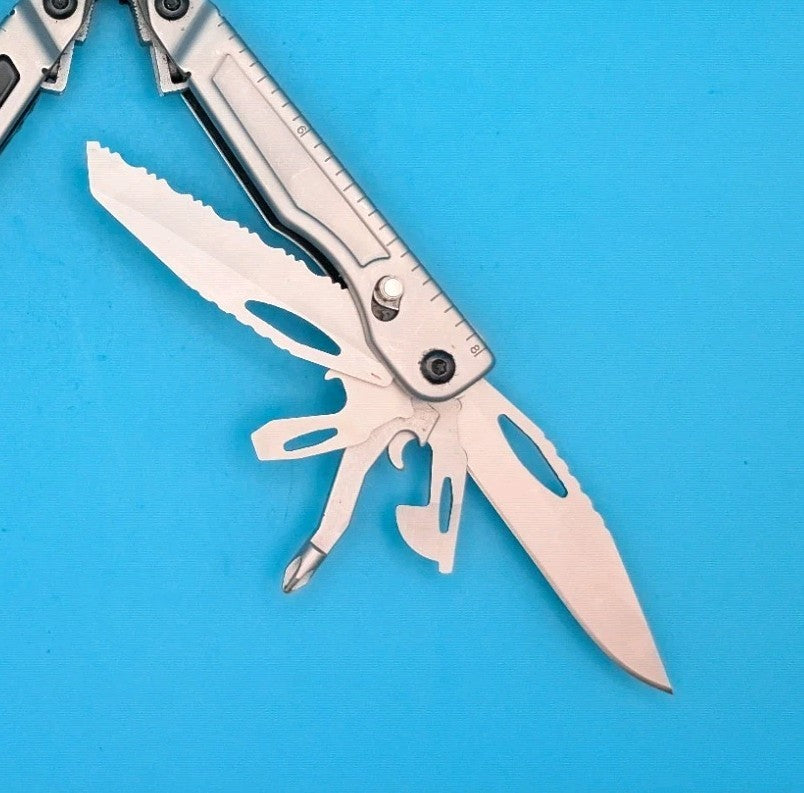 Retired SOG PowerPlay Knife Pliers Multi Tool!