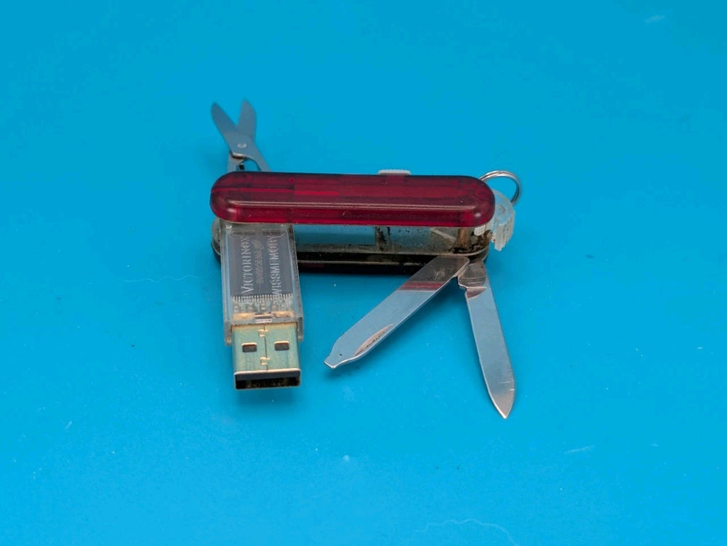Victorinox Swiss Memory 256MB USB Drive Signature Swiss Army Knife Red LED