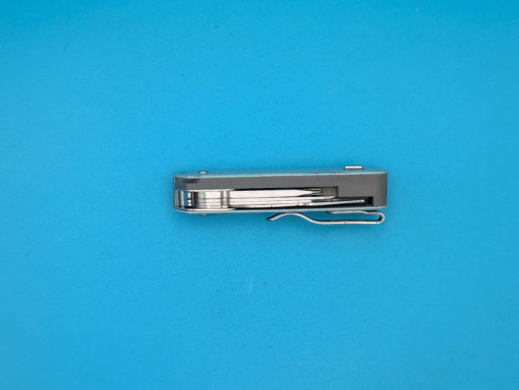 Leatherman FREE T4 Pocket Knife Multi-tool! Teal! RETIRED!