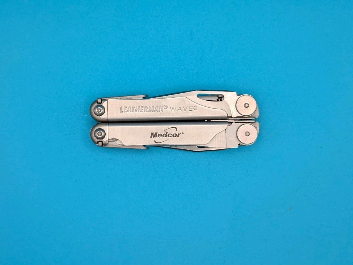 Leatherman Wave Multi Tool! Stainless! Retired! Free Shipping! EXCELLENT!