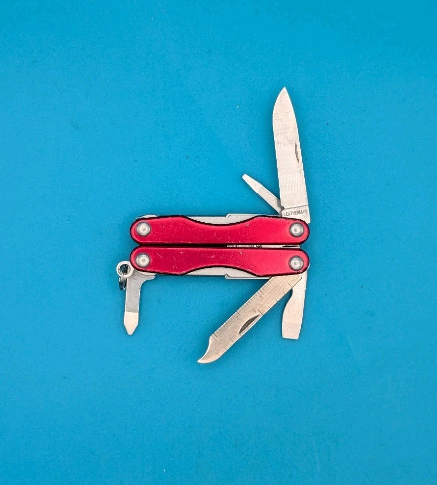 Leatherman Squirt S4 Multi-Tool, Key Ring, Retired, Red