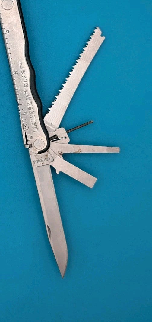 Leatherman BLAST Multi-Tool , Retired Multitool w/ Knife Pliers