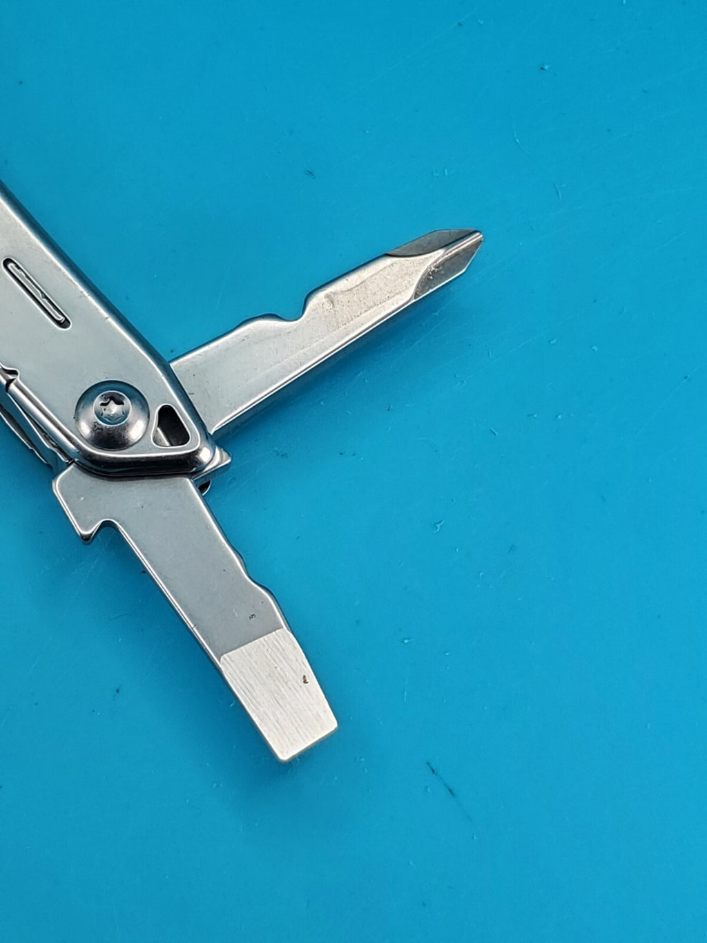 LEATHERMAN WINGMAN MULTI-TOOL! FAST SHIPPING!