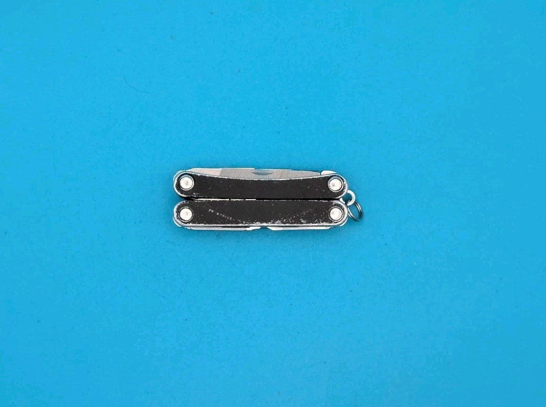 Leatherman Squirt PS4 Multi-Tool With Pliers Scissors Knife Black