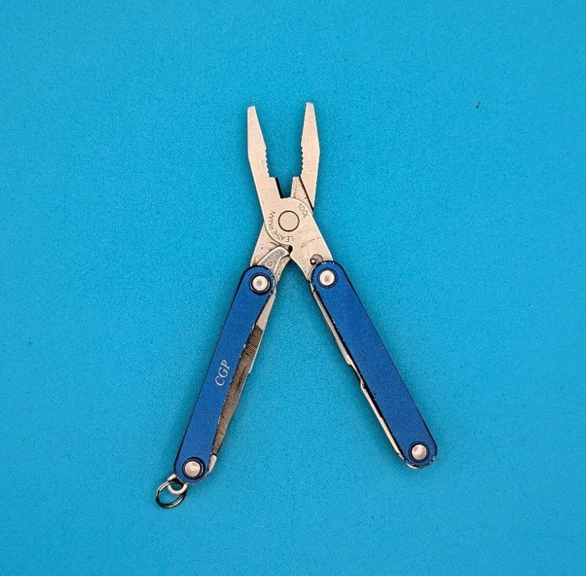 Leatherman Squirt PS4 Multi-Tool With Pliers Scissors Knife Blue, CGP