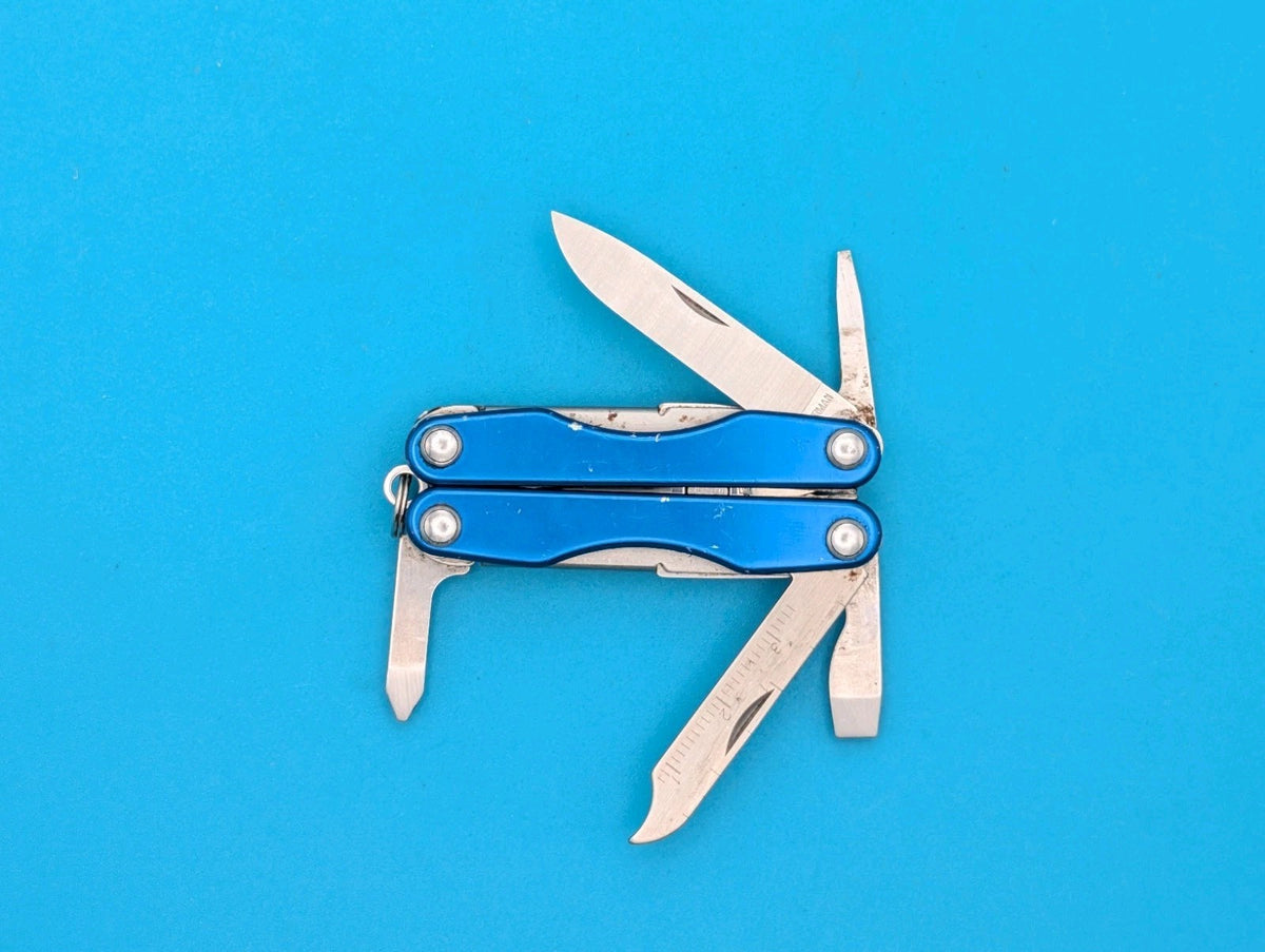 Leatherman Squirt S4 Multi-Tool, Key Ring, Retired, BLUE!