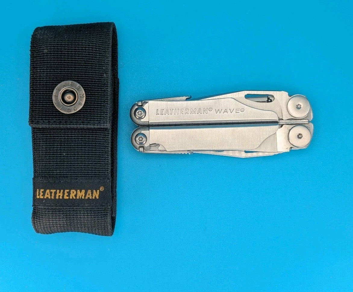 Leatherman Wave Multi Tool! Stainless! Retired! Free Shipping! WITH SHEATH!
