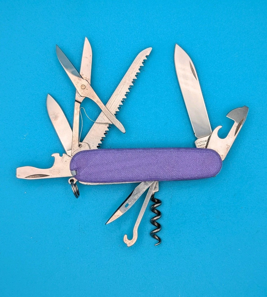 Victorinox Huntsman Electric Purple Glow in the Dark Swiss Army Knife! 91mm