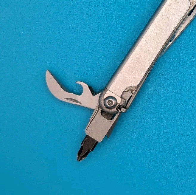 Leatherman Wave Multi Tool! Stainless! Retired! Free Shipping!