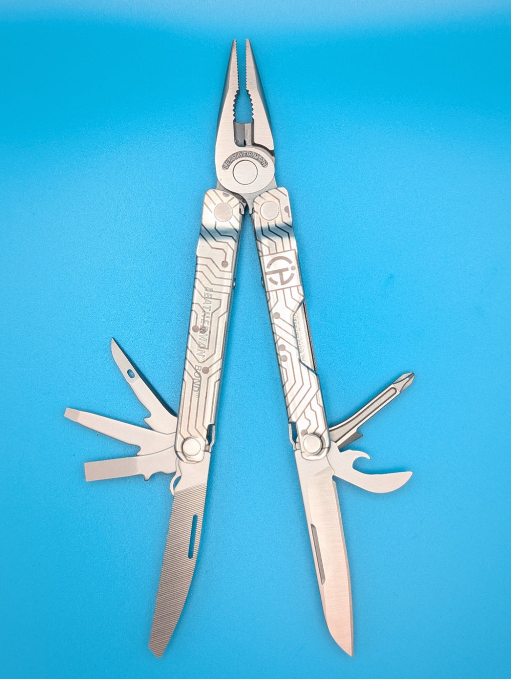 LEATHERMAN Bond Multitool, Stainless Steel Everyday Tool! *IEC SUPPLY*