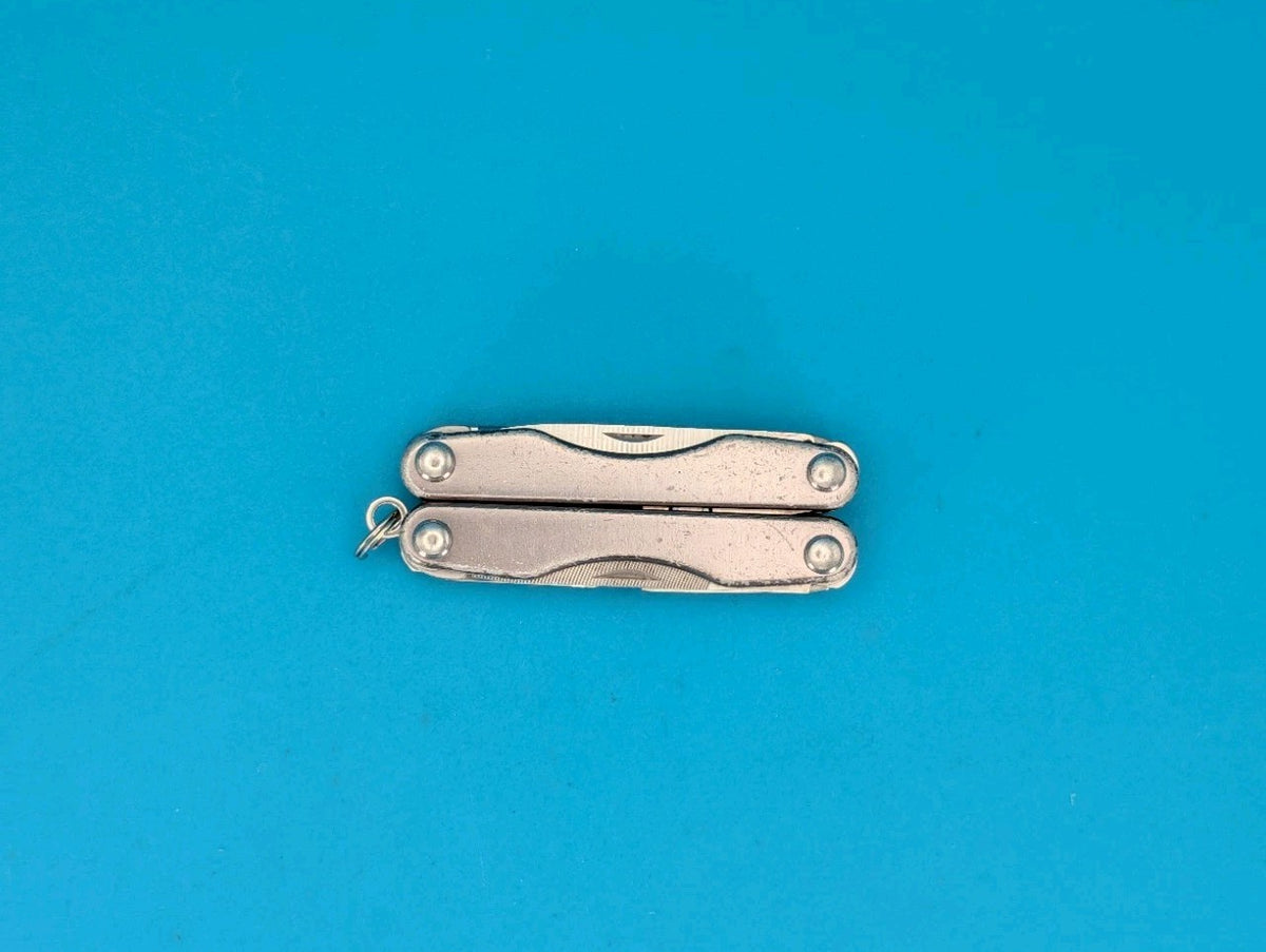 Leatherman Squirt P4 Multi-Tool, Key Ring, Retired, GRAY!