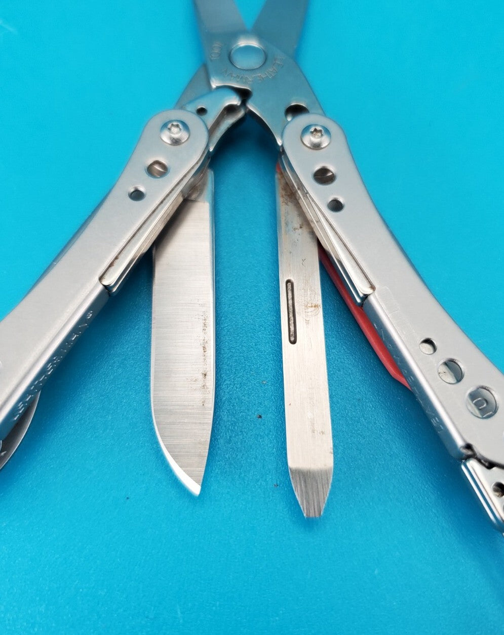 Rare Early Retired PINK Leatherman Style CS Multitool, Cancer Foundation