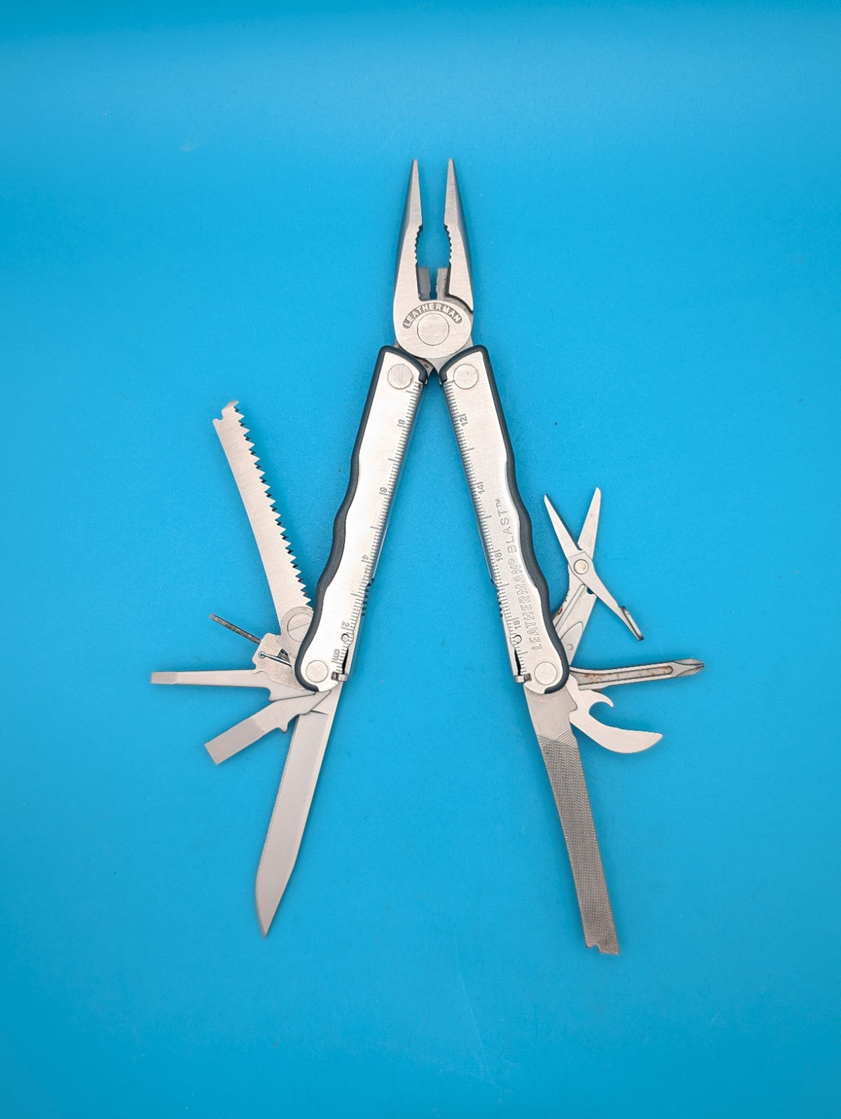 Leatherman BLAST Multi-Tool , Retired Multitool w/ Knife Pliers!
