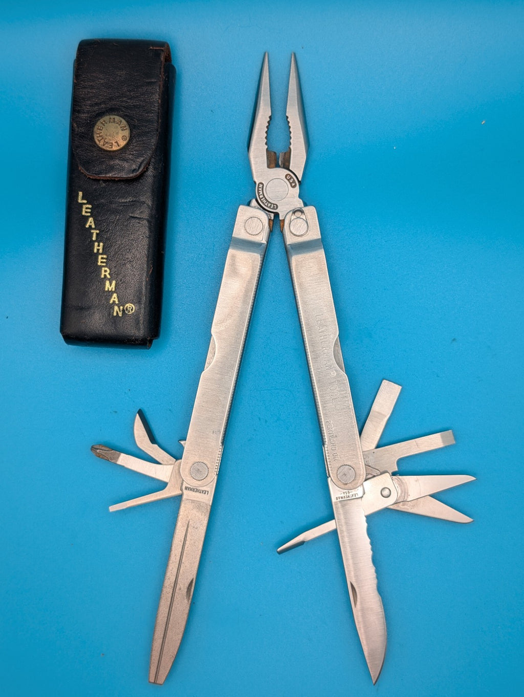 Leatherman PST 2 Multi Tool! 03/098 date stamp! Fast Shipping! WITH SHEATH!